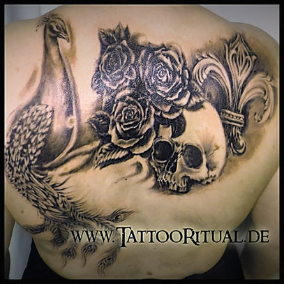 Tattoo Cover UP Lilie, Tatto Rostock, Tattoo Pfau, Tattoo Skull, Totenschädel