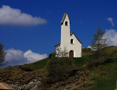 Kapelle in den Dolomiten