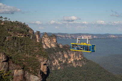 Die Bahn "Skyway" vor den Three Sisters