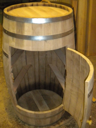 Fassbar hergestellt aus einem gebrauchten 225 Liter Barriquefass