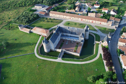 Vue aérienne du château depuis le nord - Château de Saveilles - Saveille - Château fort Charente - Château en Charente - Visite de château groupe - Visite château en famille - Château de la Renaissance
