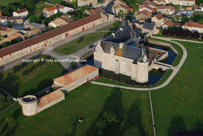Vue aérienne du Château - Château de Saveilles - Saveille - Château fort Charente - Château en Charente - Visite de château groupe - Visite château en famille - Château de la Renaissance