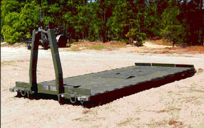 Konventionelle Container Roll-Out Platform (CROP) der US Army