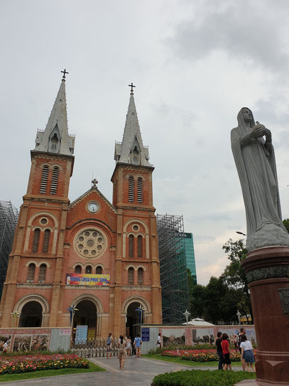 Nhà Thờ Chình Toà Đưc Mẹ Vô Nhiếm Nguyên Tôi Cathedral Notre Dame Saigon HCMC Vietnam
