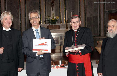 (Left to right) Bishop Dr Karl-Hinrich Manzke, LWF General Secretary Rev. Martin Junge, Kurt Cardinal Koch and Bishop Dr Gerhard Feige at the presentation of the results of the internet project “2017 – Together on the Way” in Rome. Photo: LWF-GNC/F. Hübne