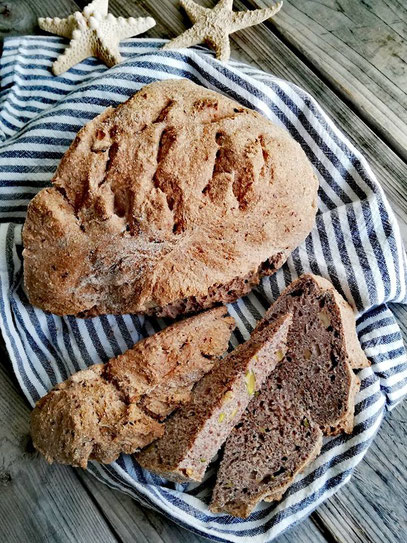 Pistazien-UrDinkel-Vollkorn Brot