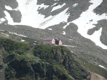 Die Schaubachhütte beim Aufstieg zur Hintergrathütte