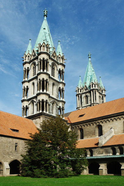 Naumburger Dom, Westtürme und Kreuzgang, 1. Hälfte des 13. Jh. (2.9.2006)