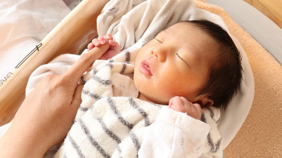 子供、赤ちゃん、新生児、手、指、冬、寝てる、睡眠、写真フリー素材child, baby, newborn,hand, finger,winter, sleeping, sleep,