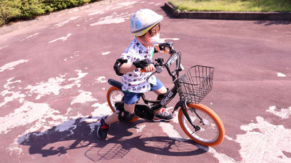 子供、晴れ、公園、山、ピクニック、自転車、練習、写真フリー素材 children, sunny, parks, mountains, picnics, bicycles, practice,