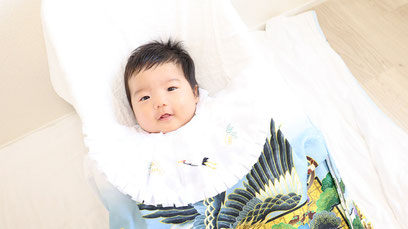 子供、赤ちゃん、着物、生後二か月、お宮参り、記念写真、写真フリー素材　Children, babies, kimonos, two months old, shrine visits, commemorative photos,