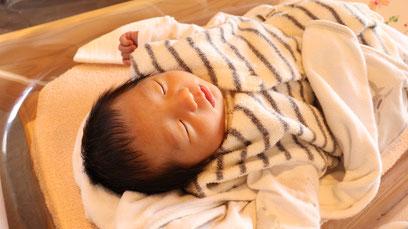 子供、赤ちゃん、新生児、冬、寝てる、睡眠、写真フリー素材child, baby, newborn, winter, sleeping, sleep,
