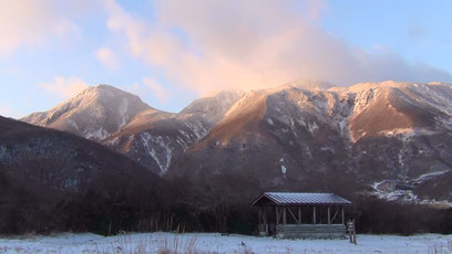 白口岳と中岳（画像をクリックで拡大します）