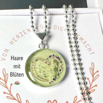 Herz aus Silber mit Haaren als Erinnerungsschmuck