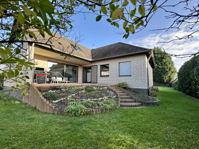 Zweifamilienhaus in 31535 Neustadt - Kernstadt