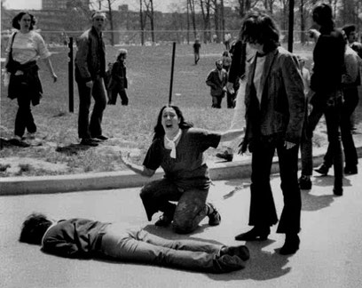 Nationalgarden skyder fire studenter, Kent State Universitet i Ohio, den 4. maj 1970