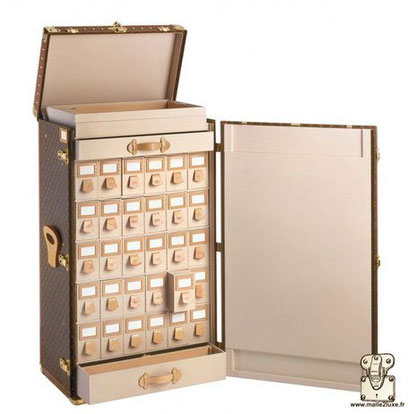M11020 louis vuitton malle a chaussure secretaire