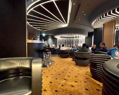 disneyland paris - Skyline Bar marvel hotel