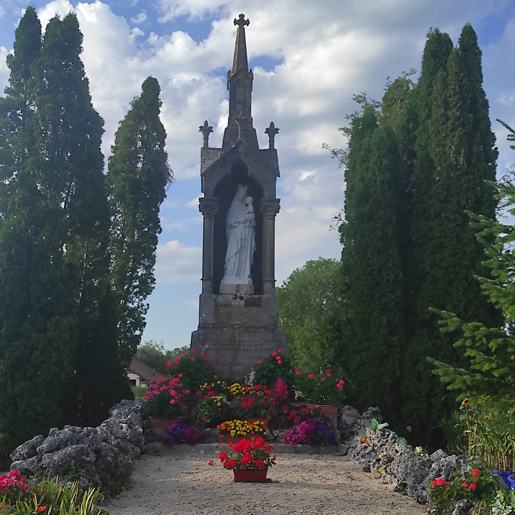 Oratoire de la Vierge du Cotay