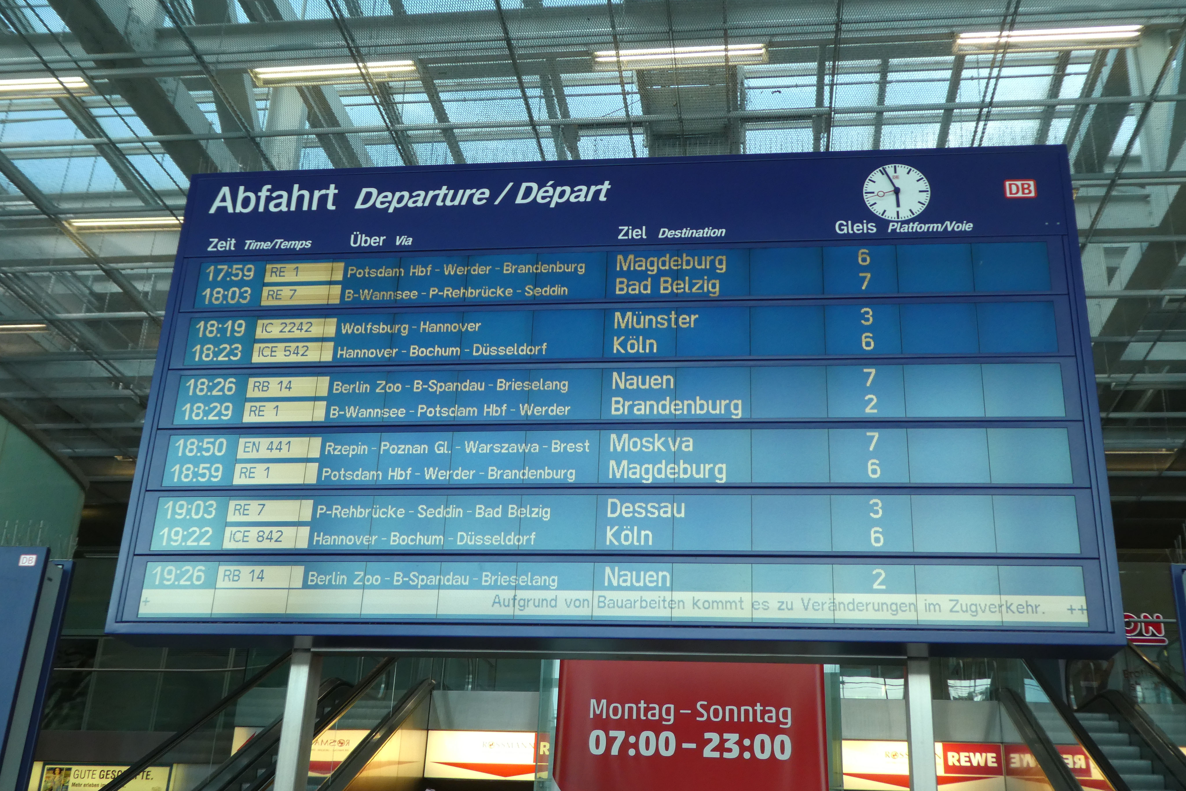 Die Fahrt beginnt - mit dem Zug von Berlin nach Moskau - Glücksreisende