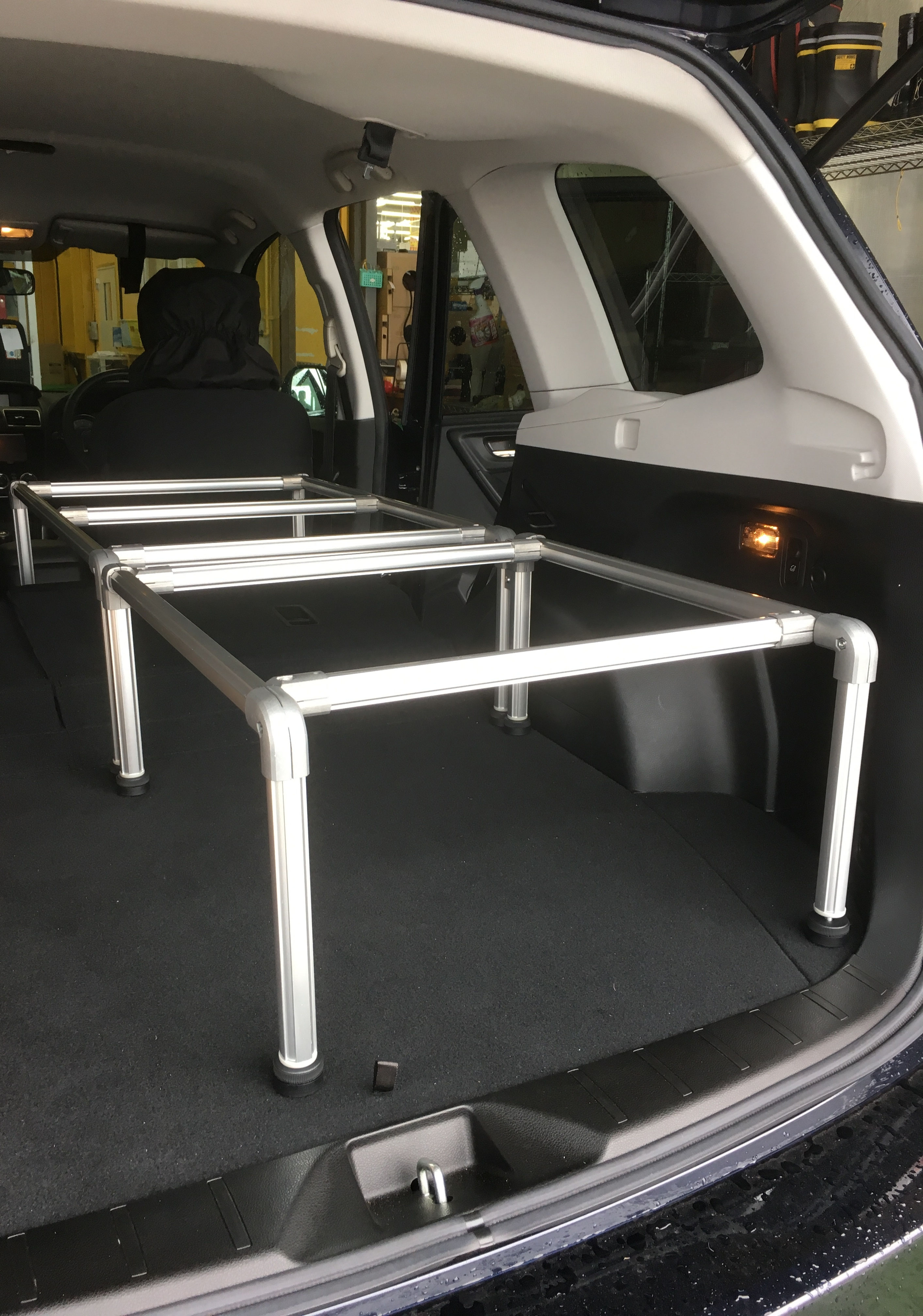 SUBARU フォレスターに、フレームキットのご注文を頂きました SUBARU フォレスターに、フレームキットのご注文を頂きました