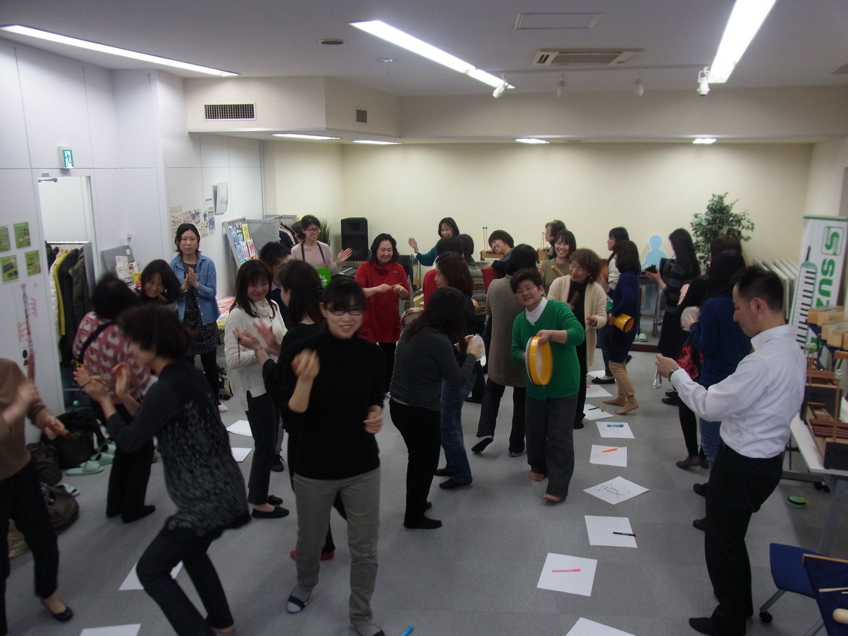 ドイツの教育音楽の参考書　各種9冊と少しおまけ付。オルフ教育の発展系です。 51MdgtlA9nL._AC_UF350,