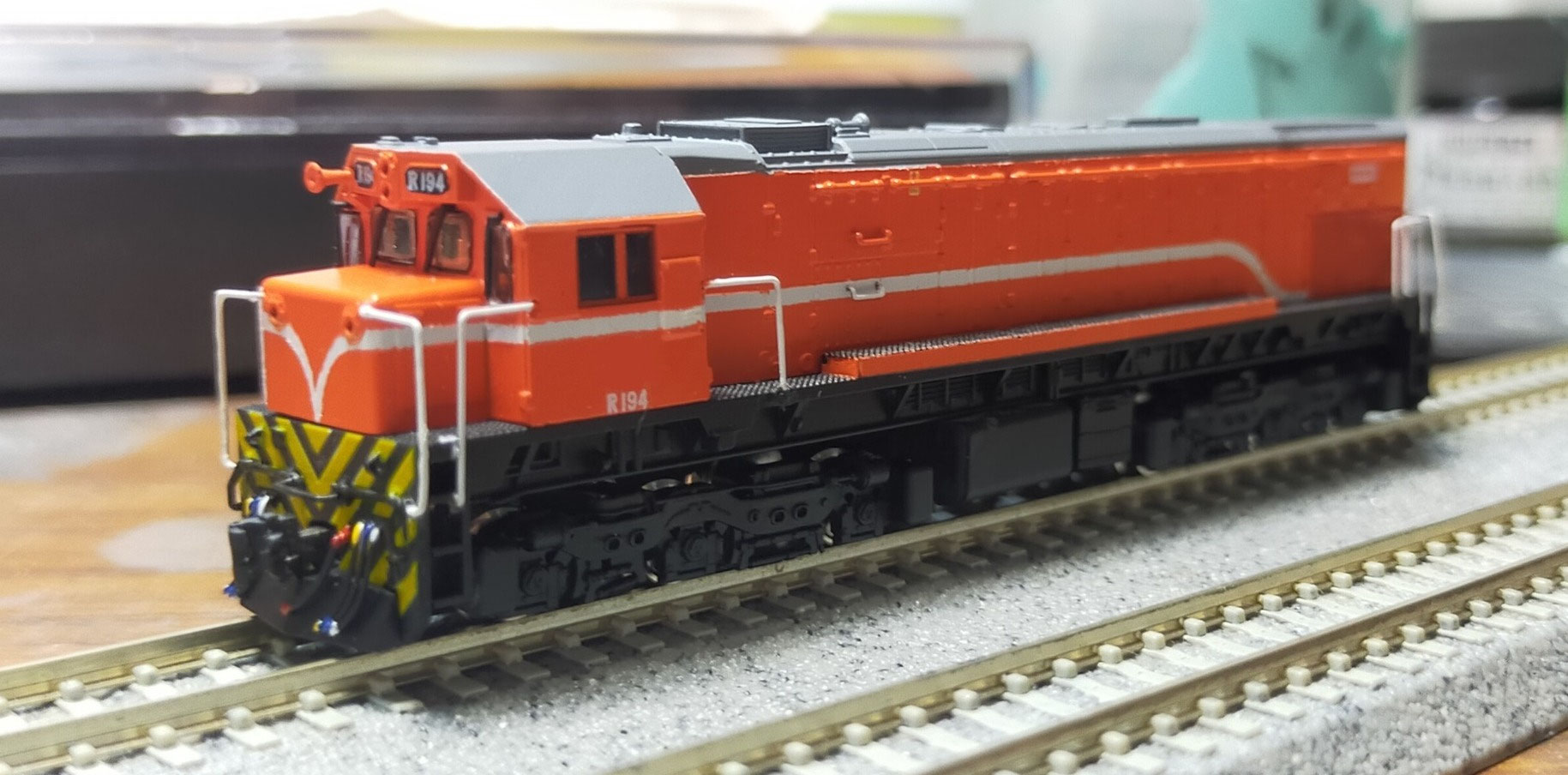 台湾、R180ディーゼル機関車 - 南洋物産株式会社 NANYO BUSSAN