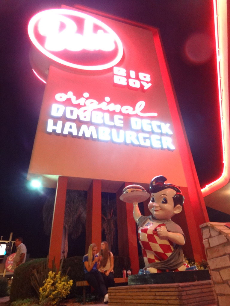 Bob's Big boy famous burgers Foodlover Food reviews, restaurant