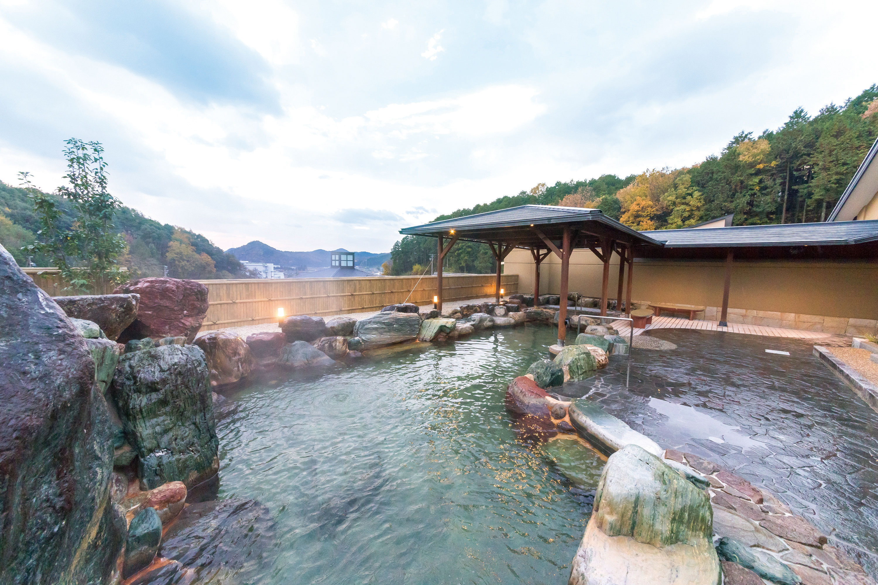 いずみの湯 武芸川温泉 お風呂を楽しく巡るゆらん