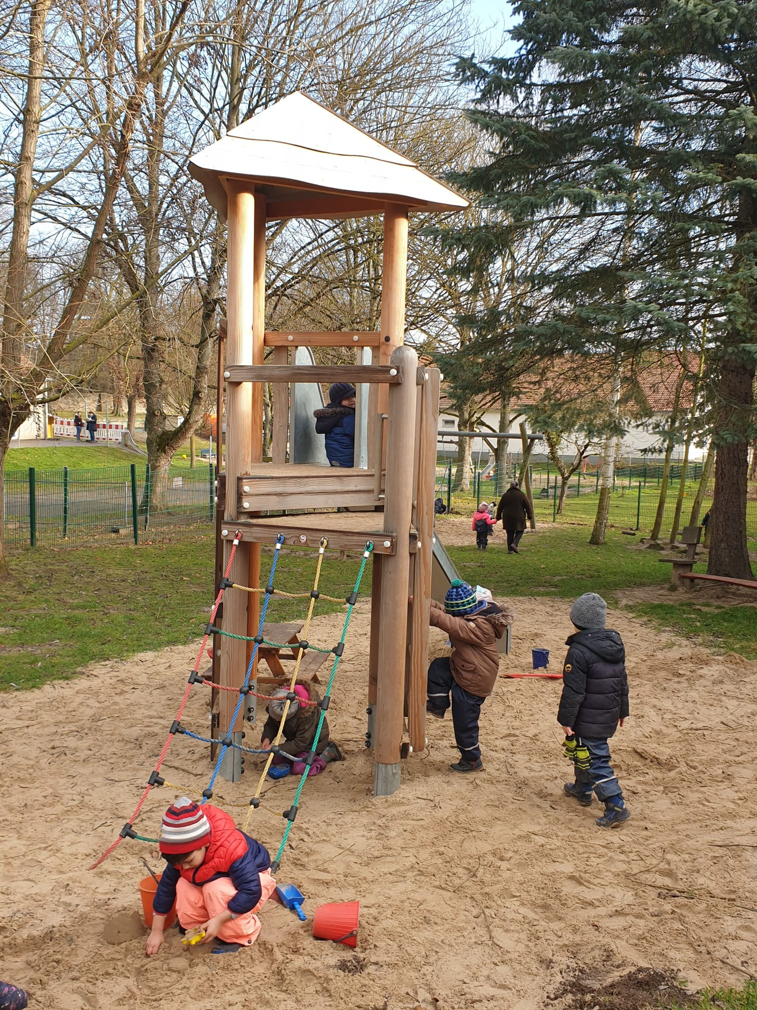 neuer Spielturm Haus 3 - Förderverein Kindergarten und Grundschule