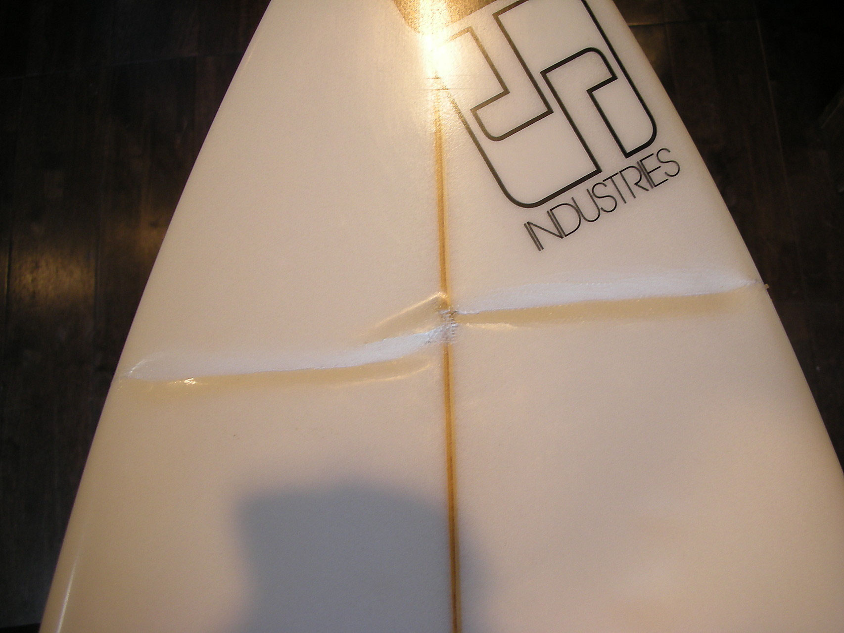 横浜サーフボード修理専門店 - INSIST SURF 横浜港南台店