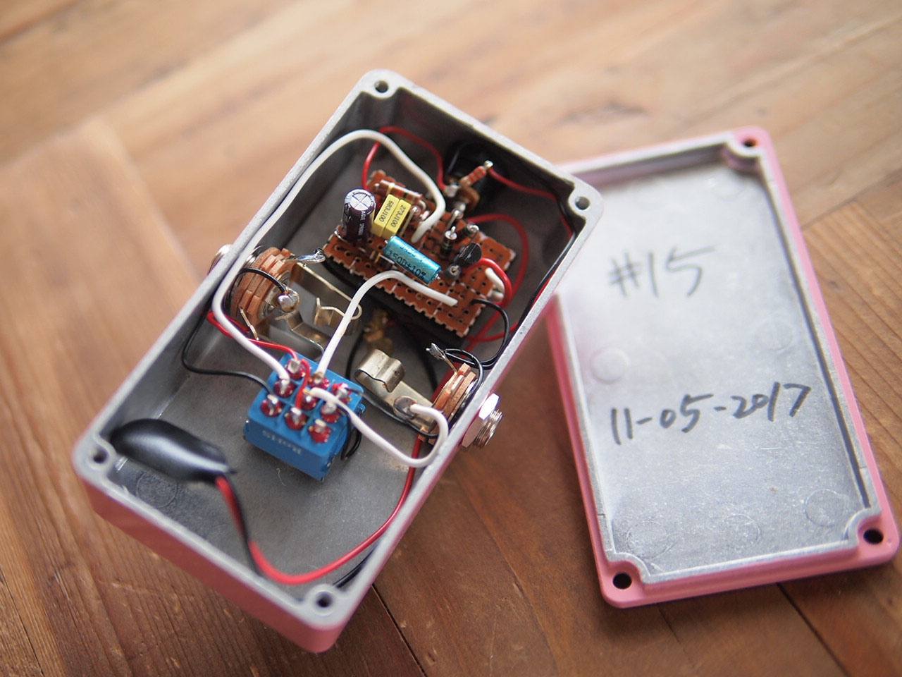 GUITAR TRAIBE / PINK BOOSTER