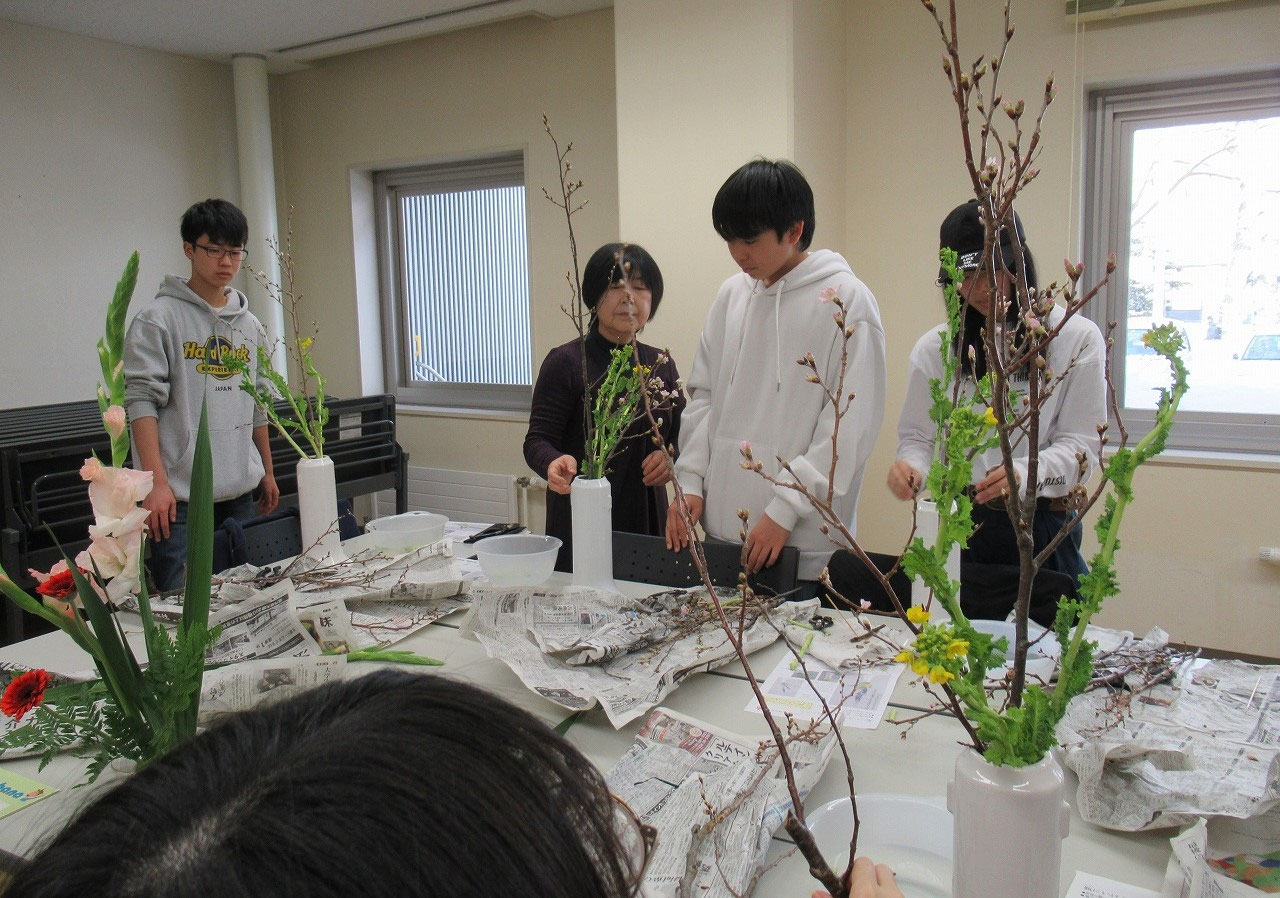 19年度 平岸教室フォトギャラリー もっと いけばな More Ikebana 19年度 平岸教室フォトギャラリー もっと いけばな More Ikebana