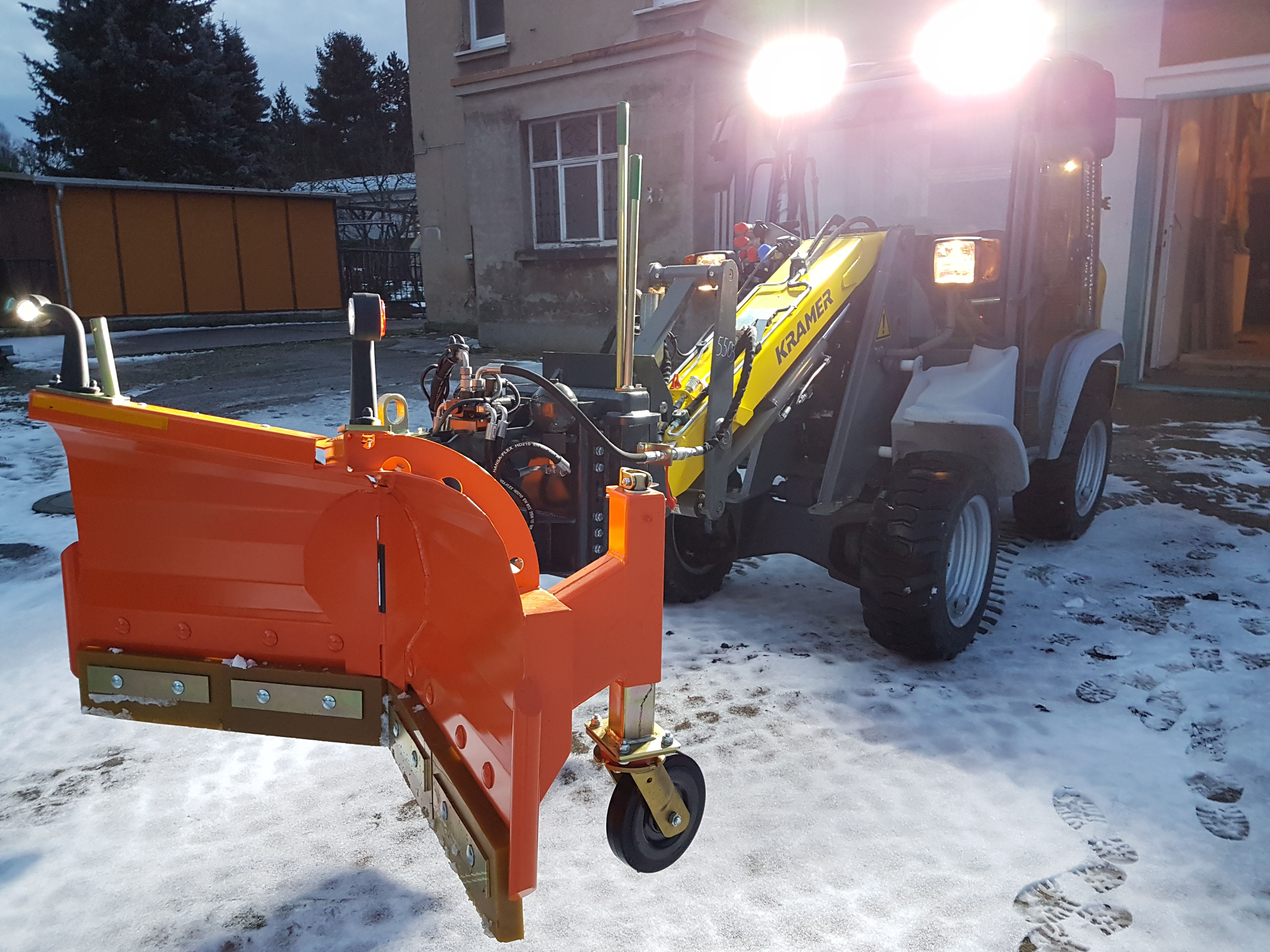 Winterdienst, Hausmeister, Gewerbe, Privat, Kommunen, Schnee - Haus ...