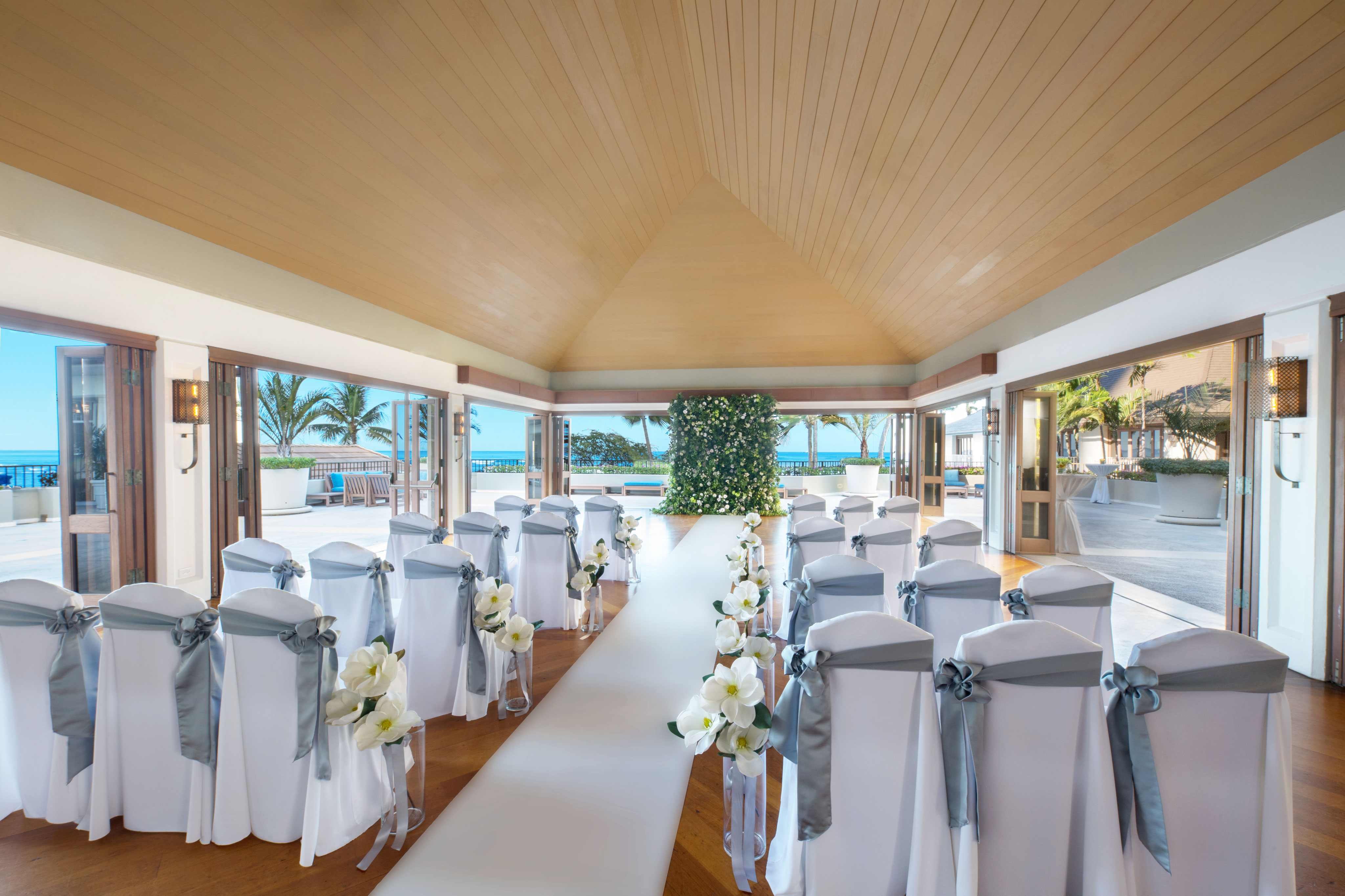 Hau Terrace Wedding at Halekulani takamibridal