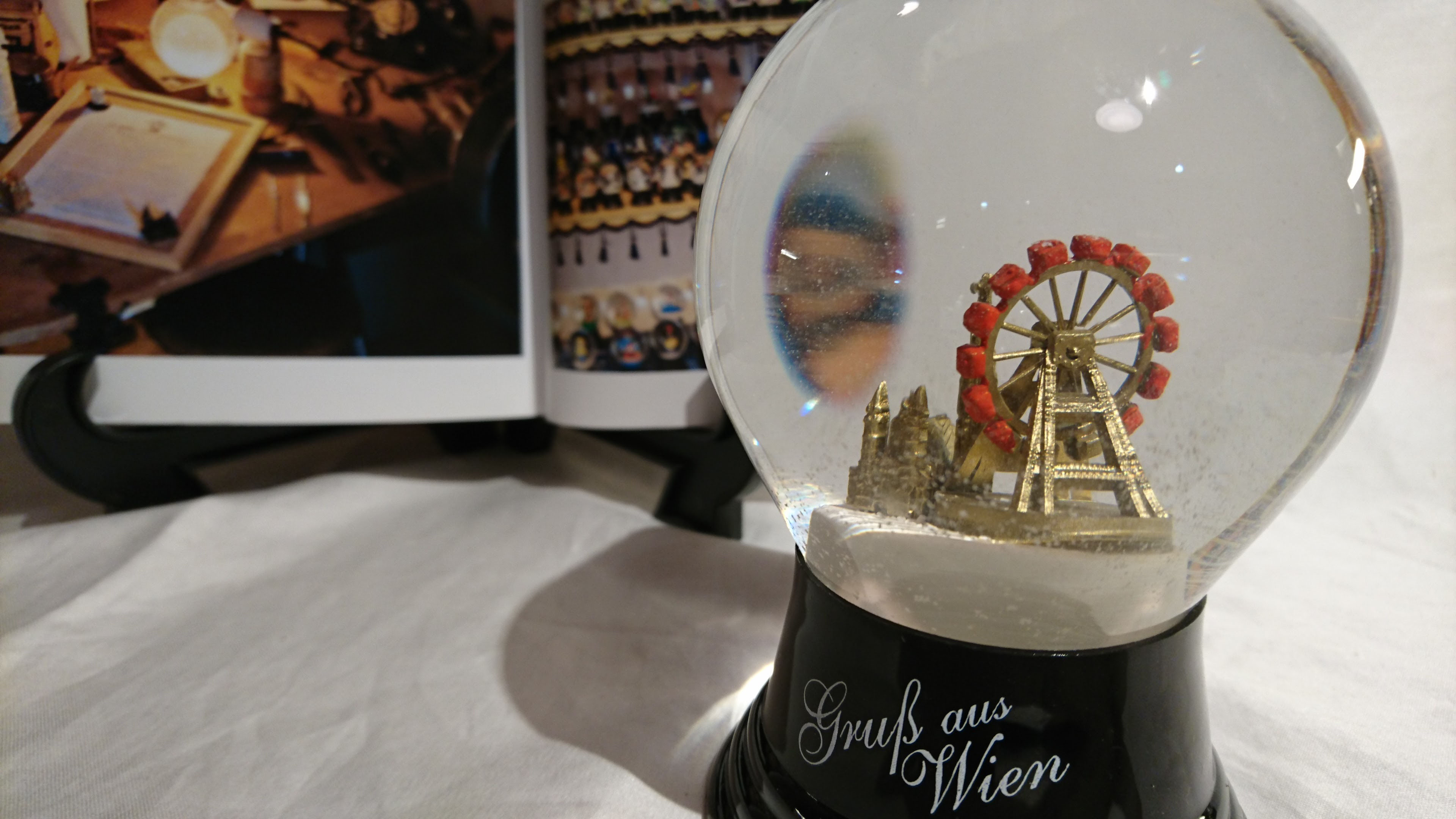 PERZY ORIGINAL VENNA Snow Globes - :: Father Christmas PERZY ORIGINAL VENNA Snow Globes - :: Father Christmas