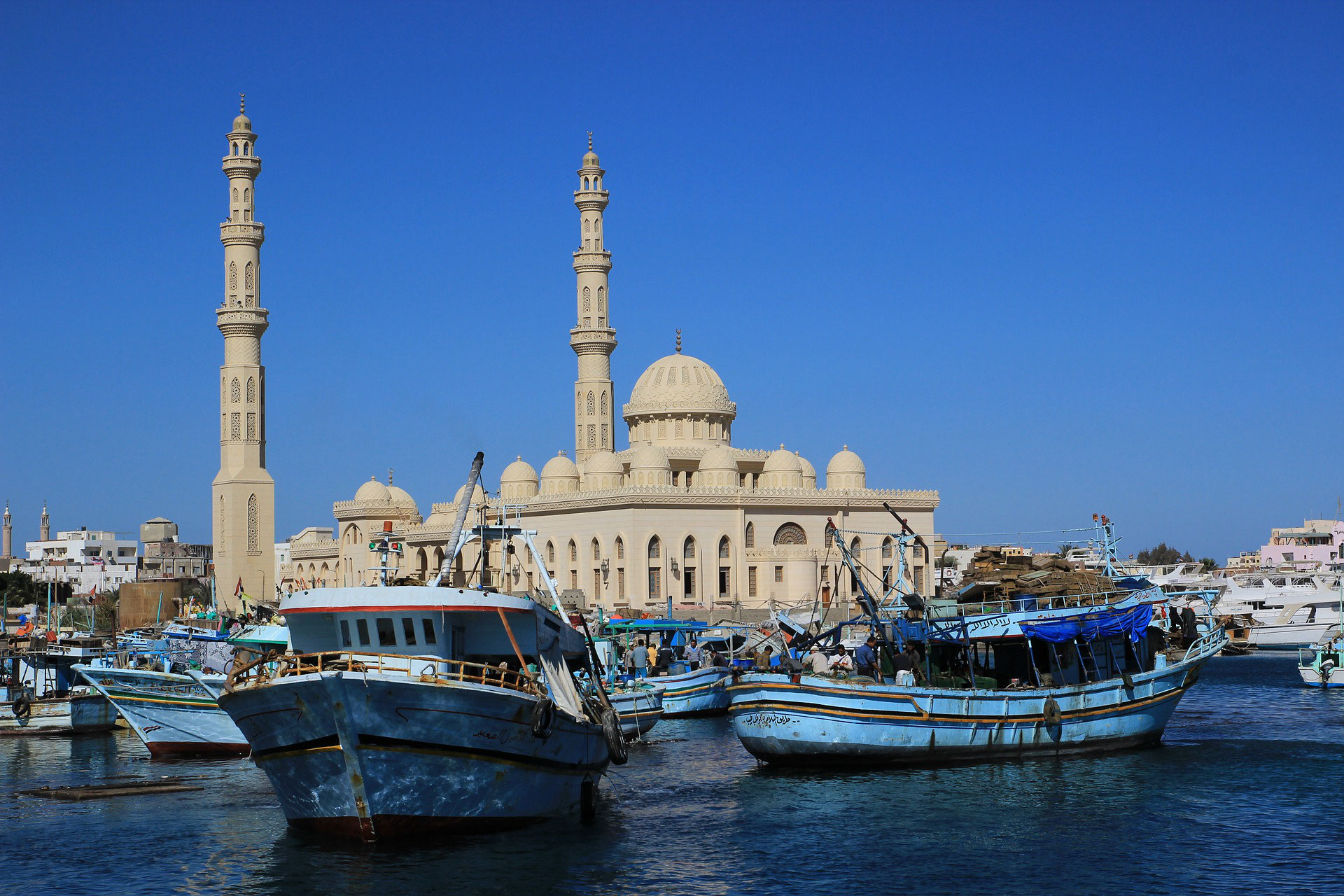 Moscheen und Kirchen in Hurghada - Urlaub mit mein-sonnenstrand.de