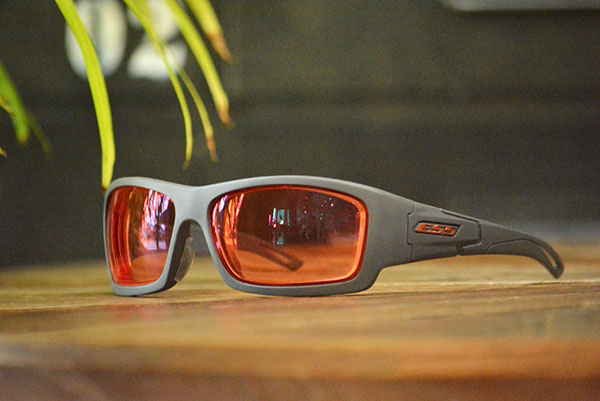 自衛隊隊員も認めた次世代レンズ「NXT（エヌエッスティー）」 - 福岡県