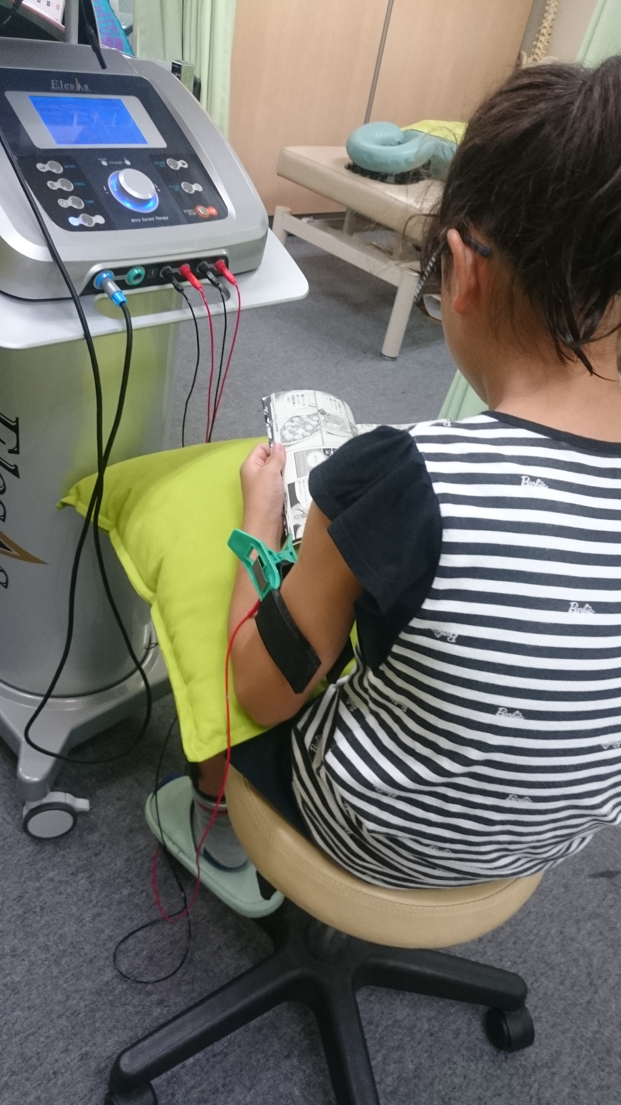 微弱電流治療 エレサス - 桑原鍼灸接骨院スポーツマッサージ療院 微弱電流治療 エレサス - 桑原鍼灸接骨院スポーツマッサージ療院