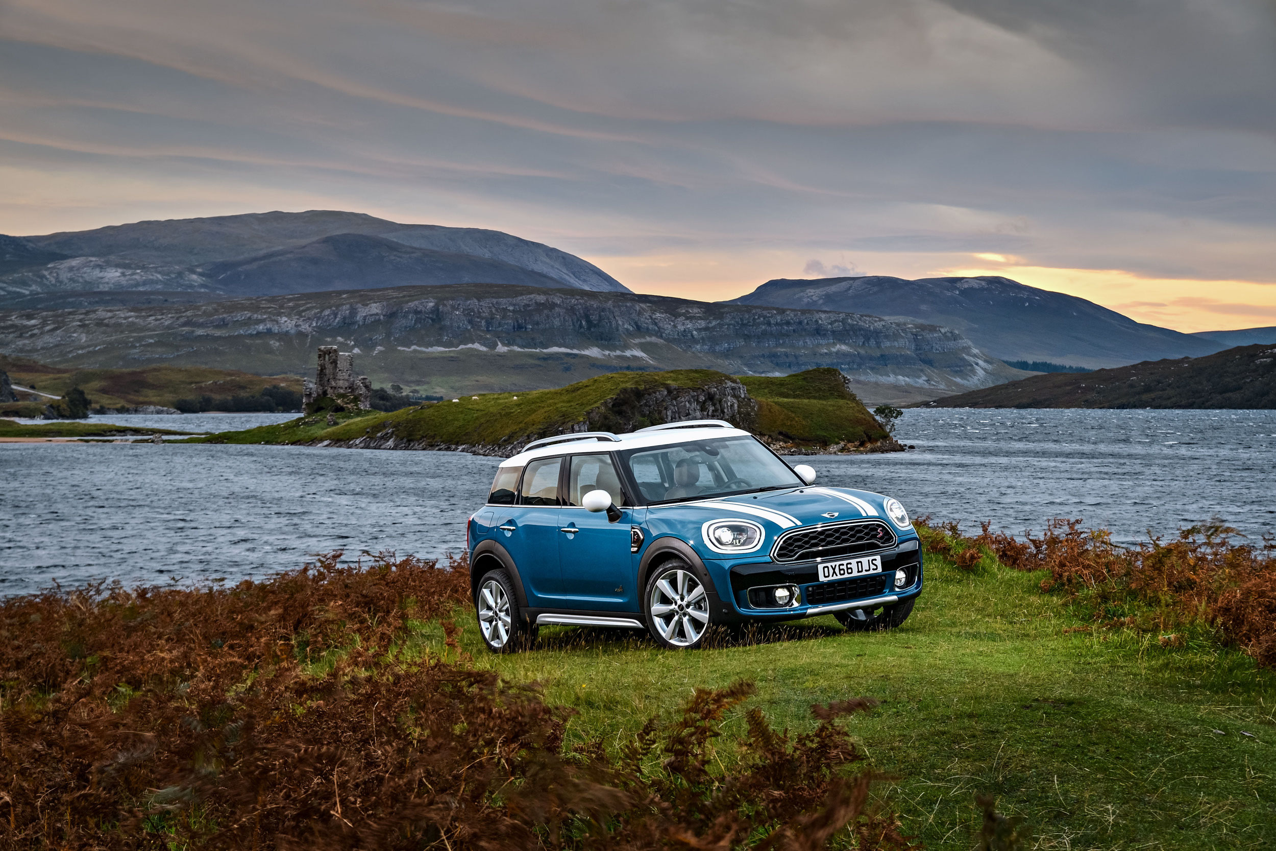 Mini Cooper Countryman с палаткой