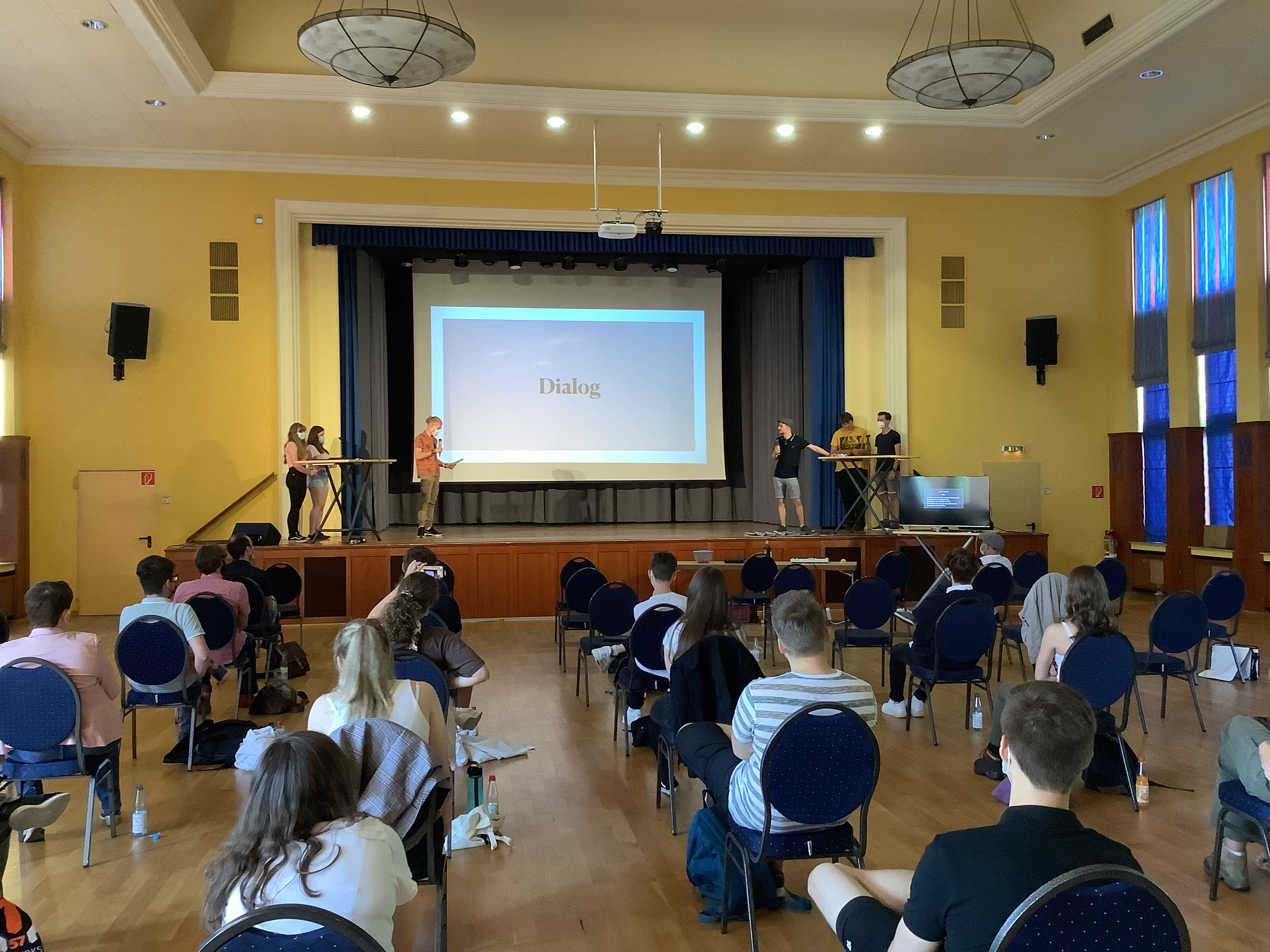 Abschlusspräsentationen der Q1Projektkurse in der Weißtalhalle EstherBejaranoGesamtschule