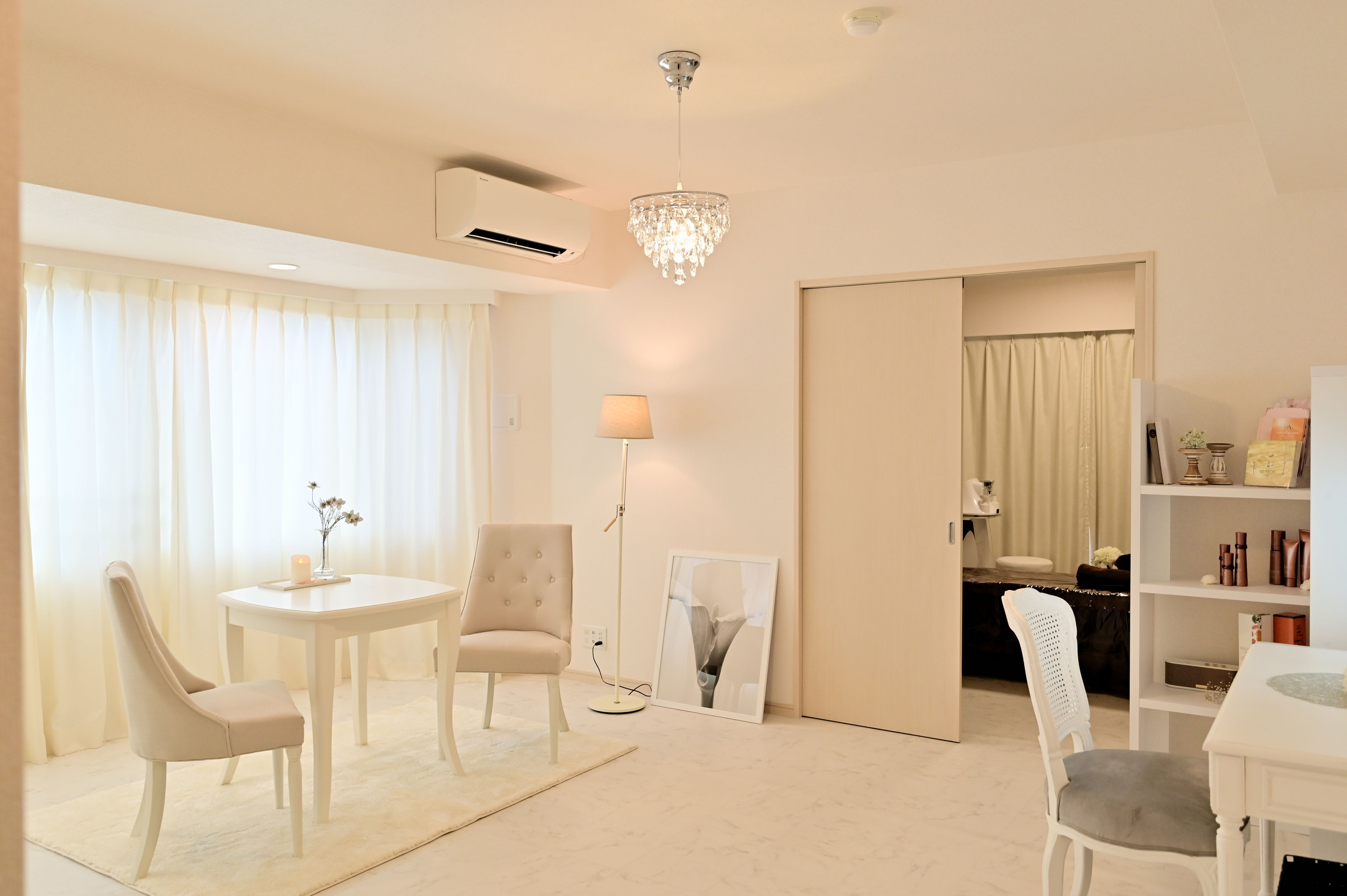 エステサロンのインテリアデザイン コーディネート事例 インテリアコーディネートのラフスタイル Mako