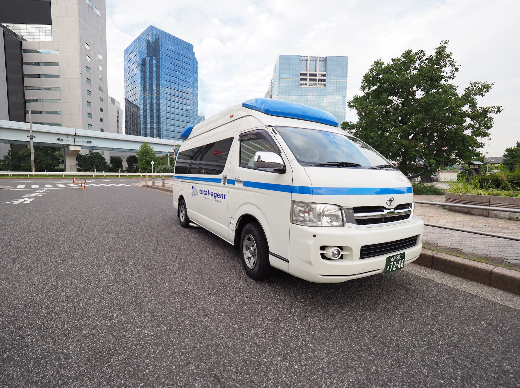 介護タクシーで長距離を移動する 介護タクシー 長距離 介護タクシー 横浜市 吸引器 精神疾患搬送 Meta Name Keywords Content 長距離搬送 医療搬送 民間救急 横浜市 吸引器 精神疾患搬送 神奈川県横浜市からの長距離搬送では 民間救急車 新幹線 飛行機などでの長