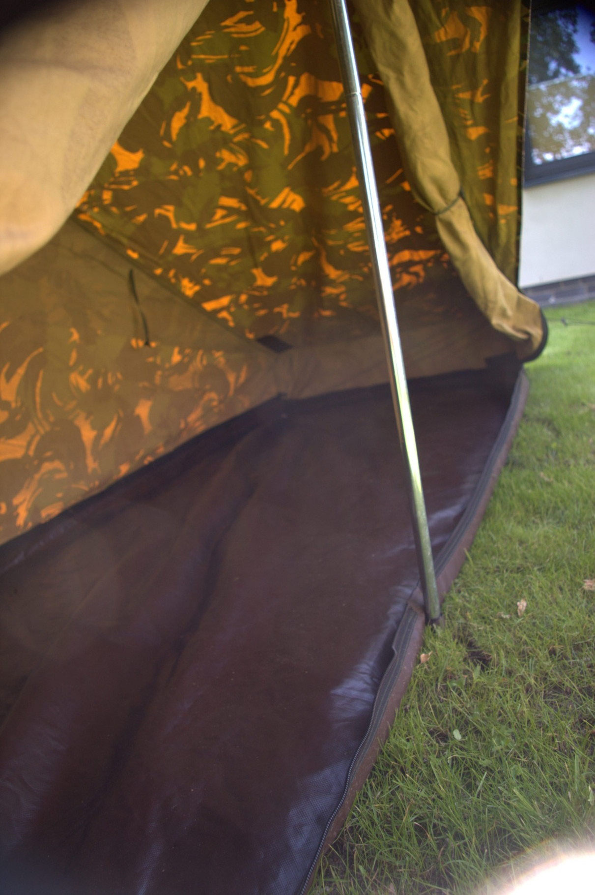 Das niederländische Einmann - Armeezelt - blaue-litze