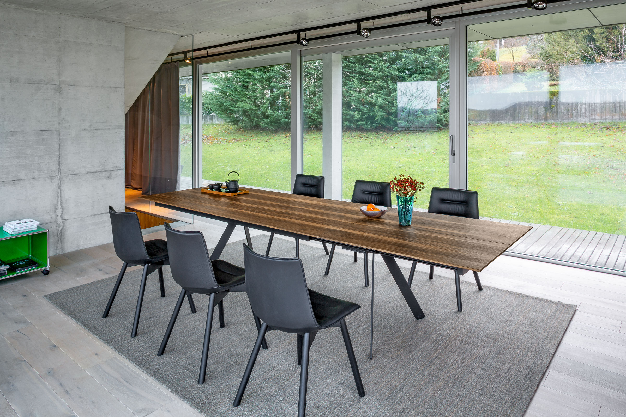 Esstische Aus Massivholz Furnier Hpl Naturstein Oder Glas Mobel Brugger Ag Spiez
