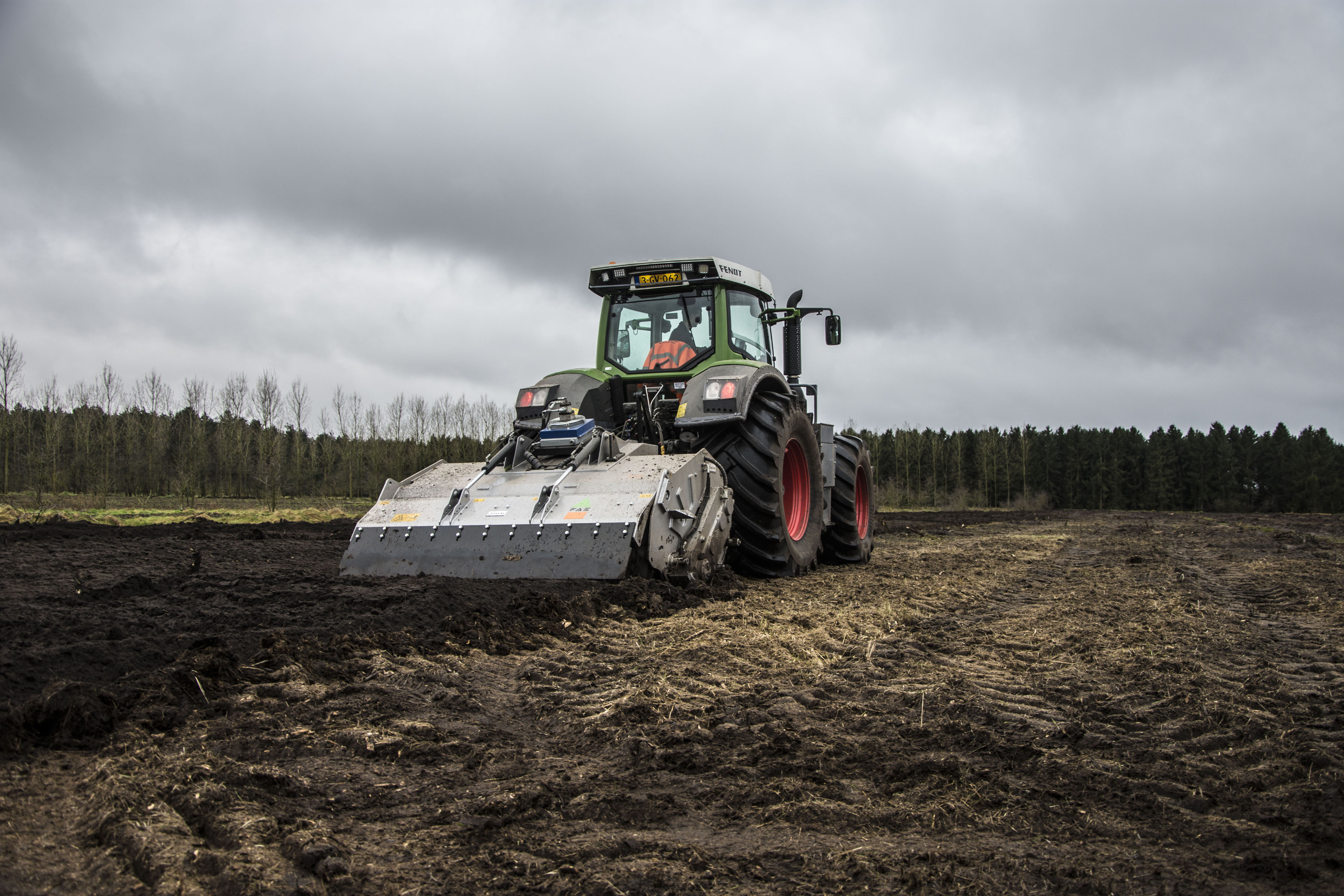 Fa. Roothans & Zn. Loon- Bosbouwbedrijf - Fa. Roothans & Zn. Land- en ...