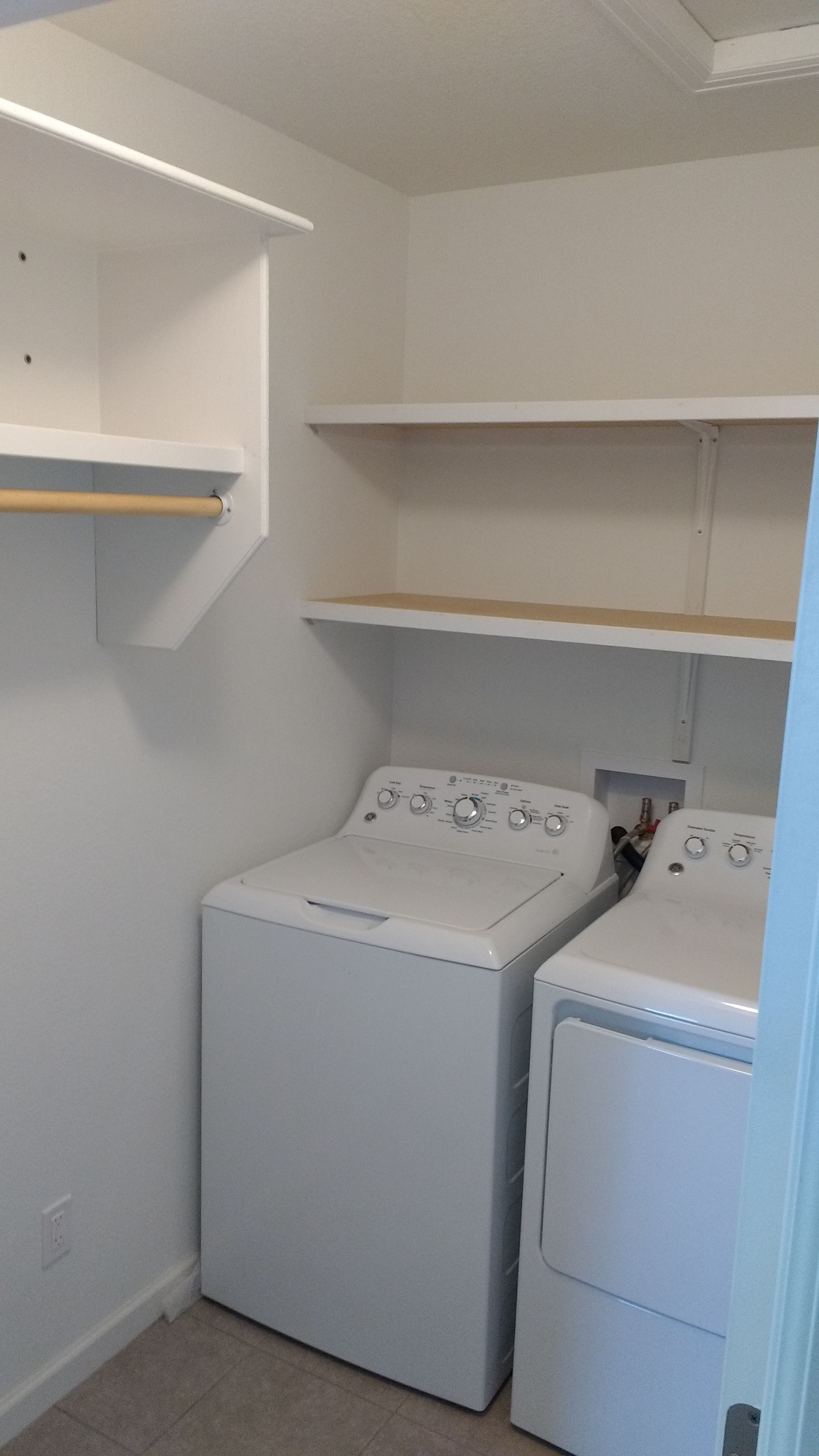 Laundry / Linen Photos incredibleshelving