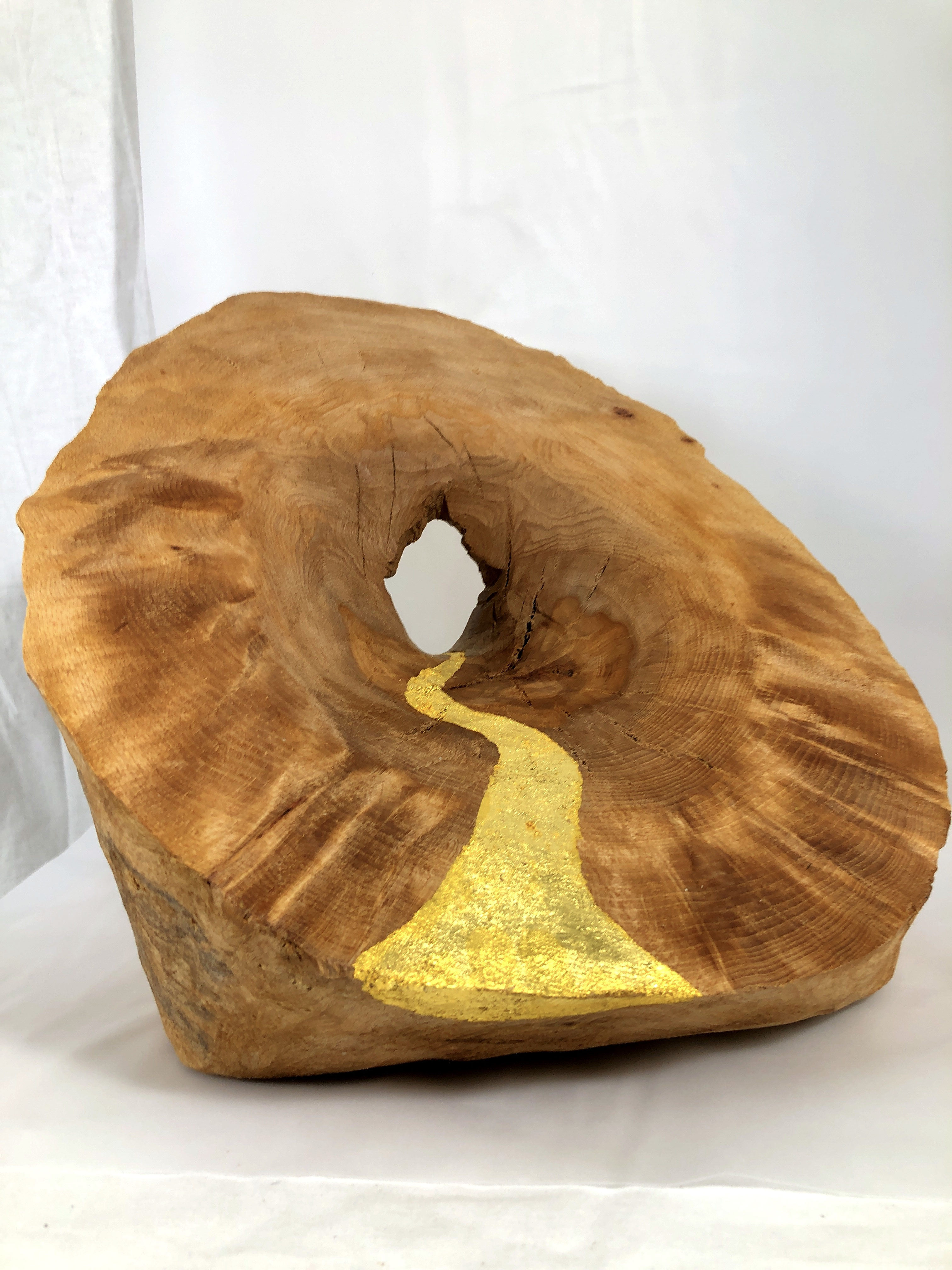 GoldFluss: Skulptur aus Buche, Skulptur Holz, z.T. 24 K vergoldet, Holz
