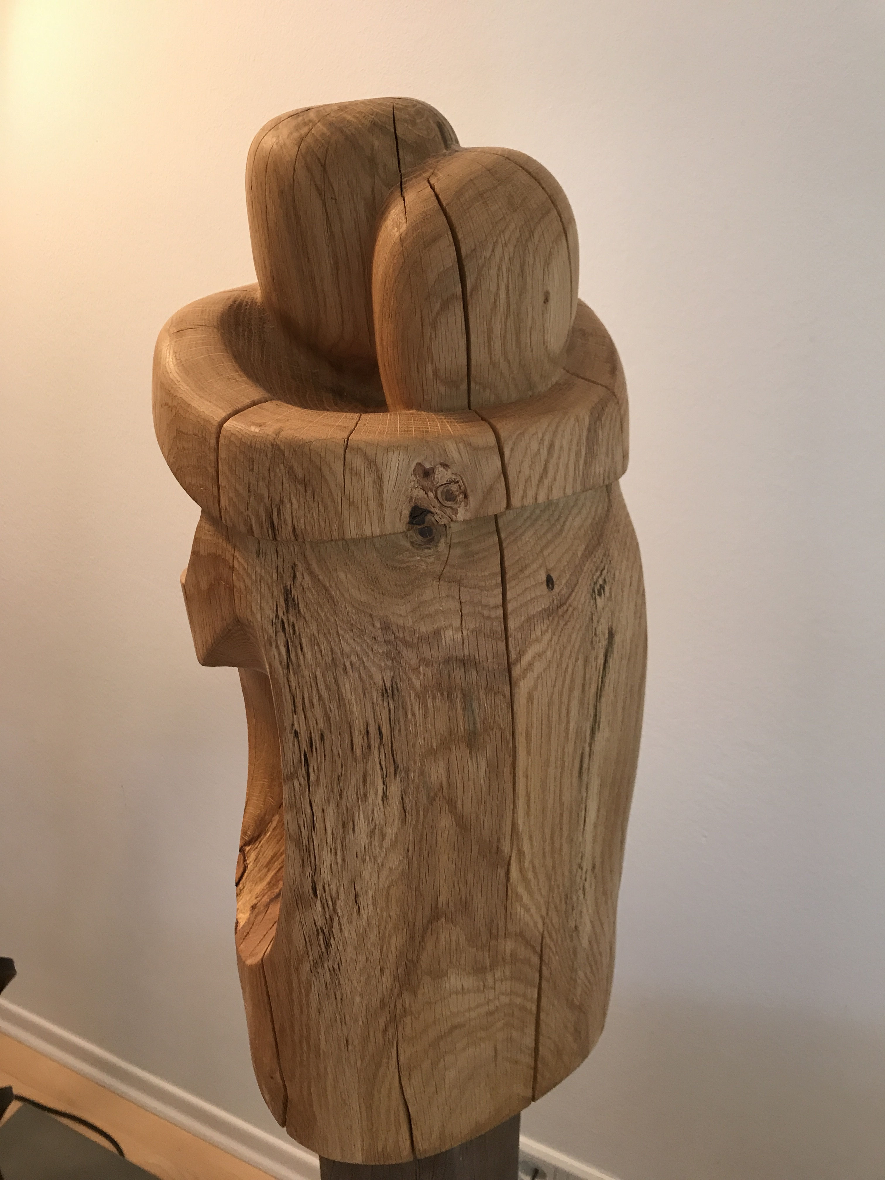 Umarmende: Skulptur aus Eiche, Skulptur Holz, Holz-Skulptur