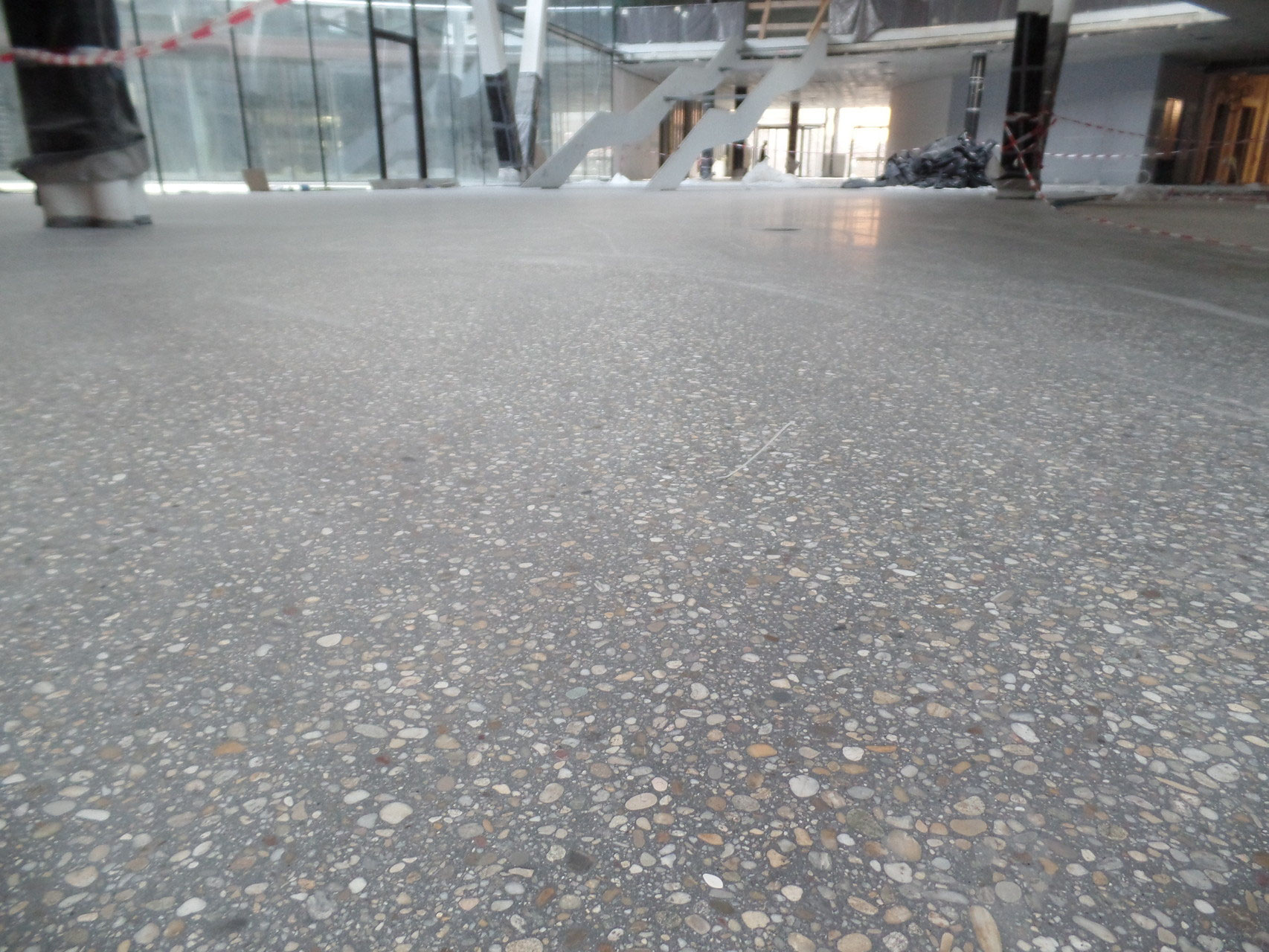 Terrazzo geschliffen, gespachtelt und imprägniert -Erste Campus Wien